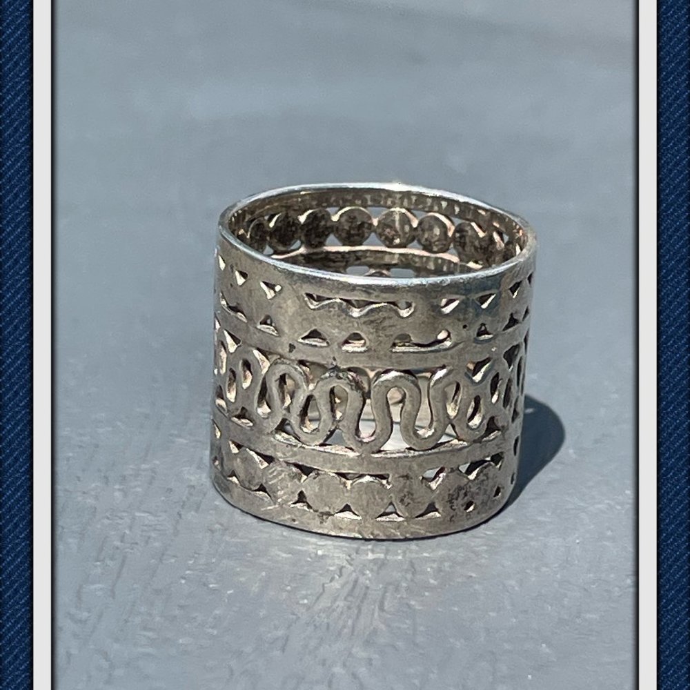 Vintage Sterling Silver Ring * Size 7